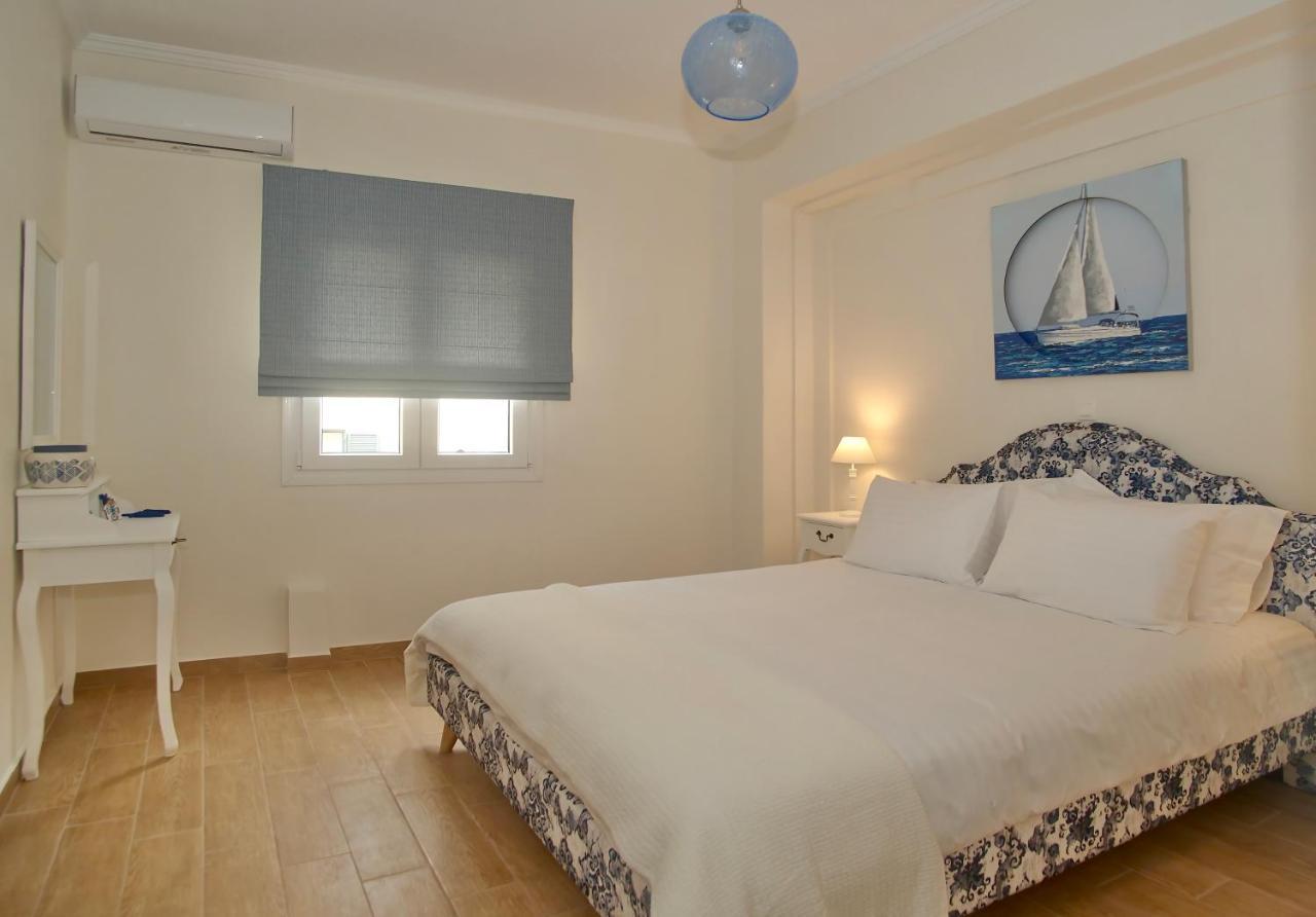 The Bluehouse - Spacious Top Floor Flat With Parking, By Mon Repos Beach Corfu  Bagian luar foto