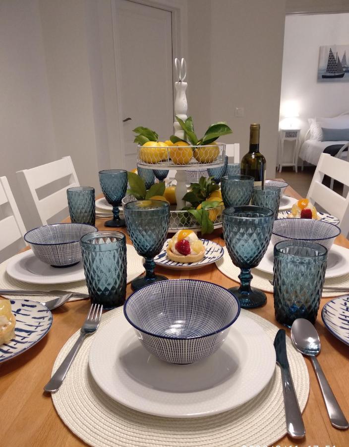 The Bluehouse - Spacious Top Floor Flat With Parking, By Mon Repos Beach Corfu  Bagian luar foto
